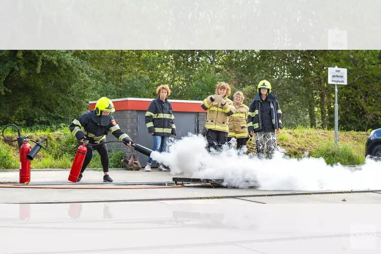 Workshop kraamverzorgenden De Kraamvogel op brandweerkazerne van Hoorn