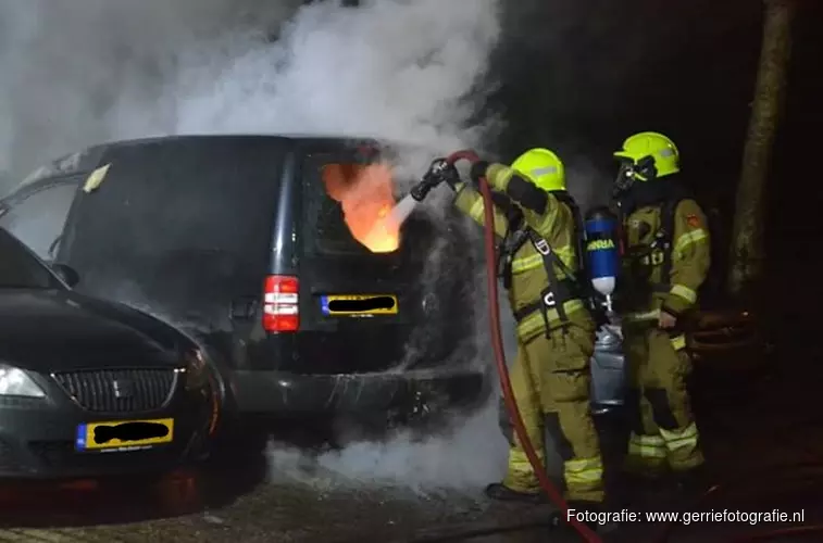 Pyromaan zit mogelijk achter reeks autobranden in Hoorn