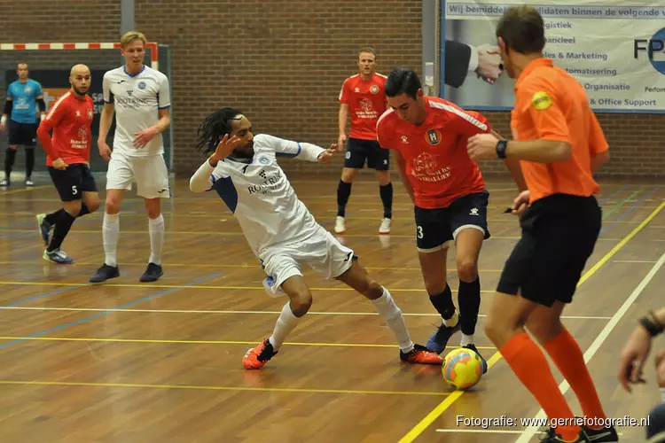 Hovocubo begint met onvervalste kraker aan competitie