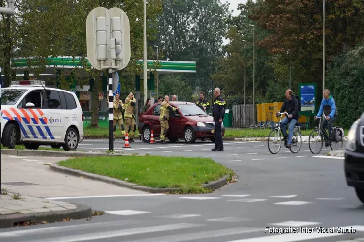 Auto bijna in brand in Hoorn