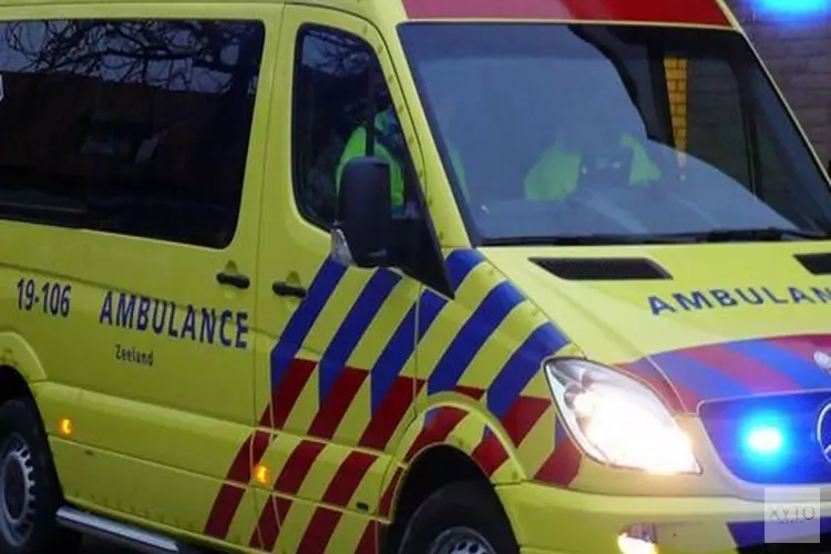 Auto schept voetganger in Hoorn