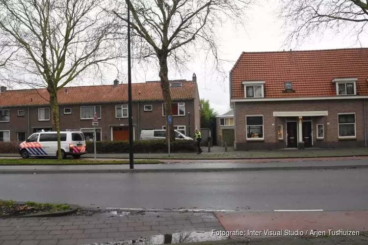 Man neergestoken door vrouw in woning in Hoorn