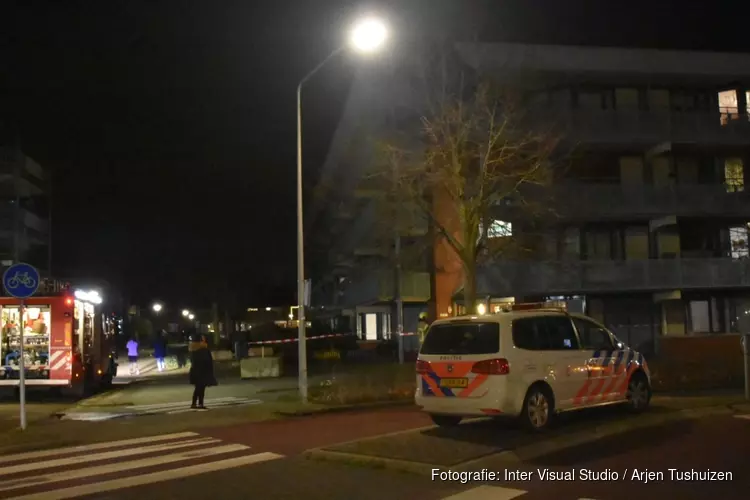 Zwaargewonde bij grote brand in zorginstelling Hoorn: ruim 20 bewoners geëvacueerd