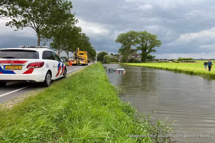 Auto te water in Berkhout