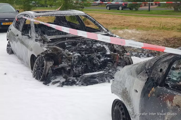 Politie zoekt getuigen van voertuigbrand