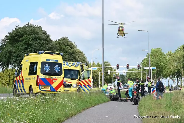 Traumahelikopter landt bij ernstig ongeluk in Schellinkhout, twee personen met spoed naar ziekenhuis gebracht