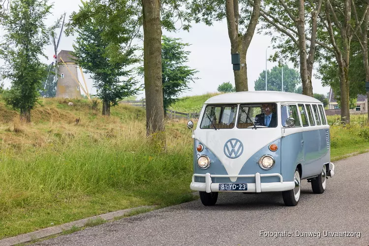 Legendarische Volkswagen bus als rouwauto