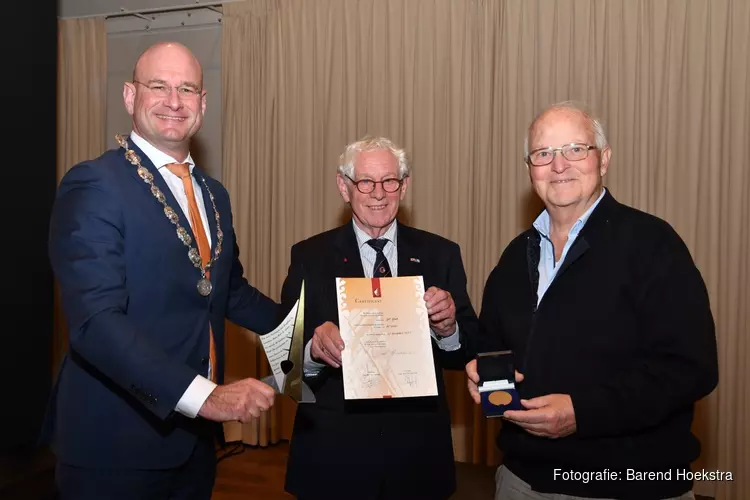 Kaap Hoorn-trofee voor schipper Jet Sluik