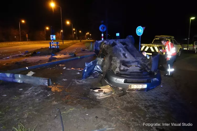 Automobilist in kritieke toestand na ongeval in Hoorn
