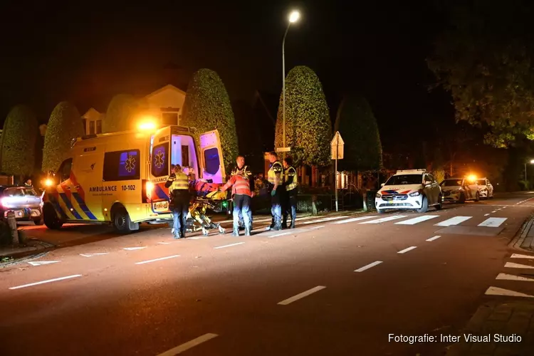 Voetganger geschept door auto in Hoorn