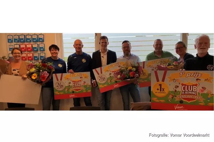 Vomar Voordeelmarkt steunt clubs in Hoorn met een financieel extraatje