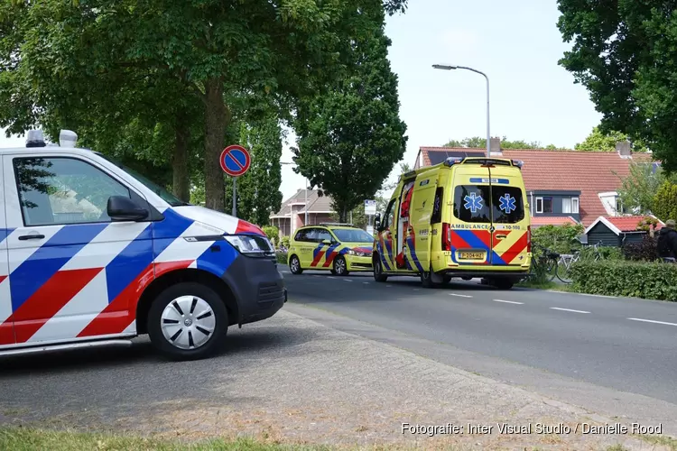 Wielrenner met spoed naar ziekenhuis na ongeval in Zwaag
