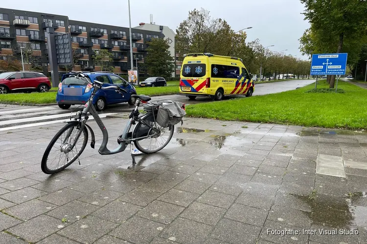 Automobilist rijdt door na ongeluk in Hoorn