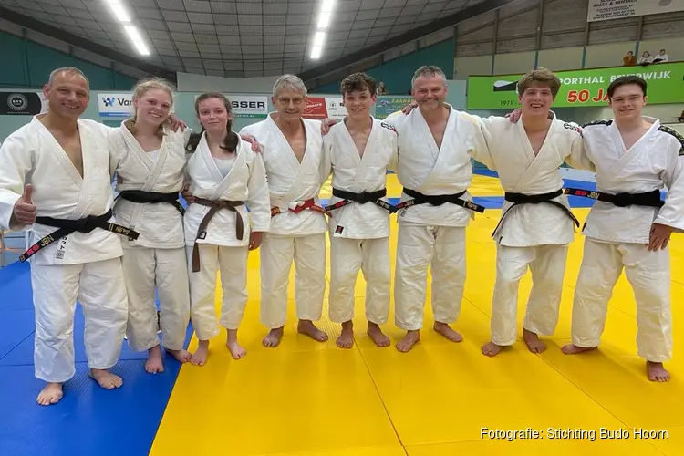 Vijf judoka’s van BudoSport Hoorn behalen zwarte band
