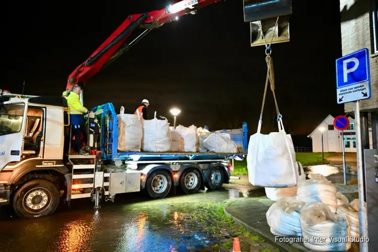 Hoogwater in Hoorn: Visserseiland dreigt te overstromen