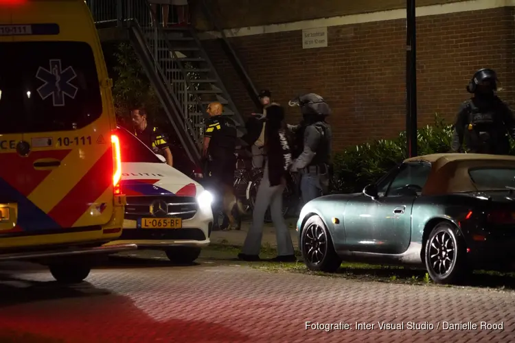 Arrestatieteam in actie na mogelijk schietincident, drie aanhoudingen