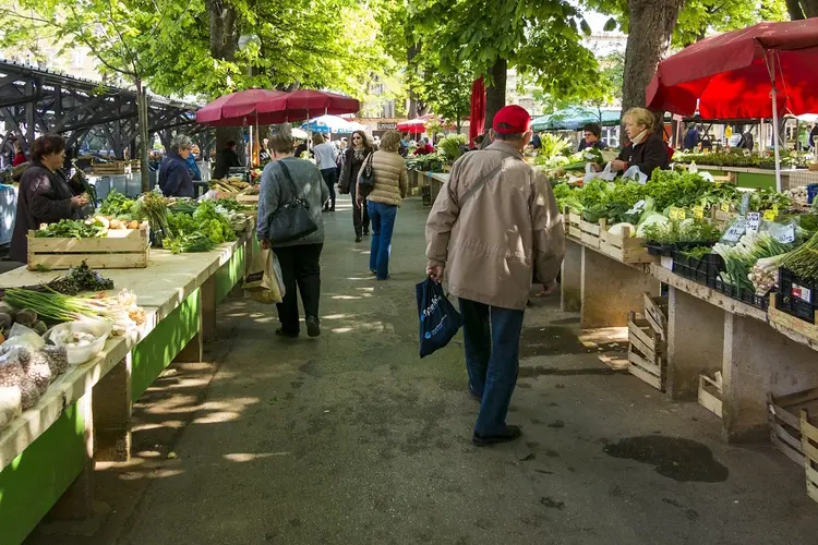 Ruime opzet zaterdagmarkt blijft