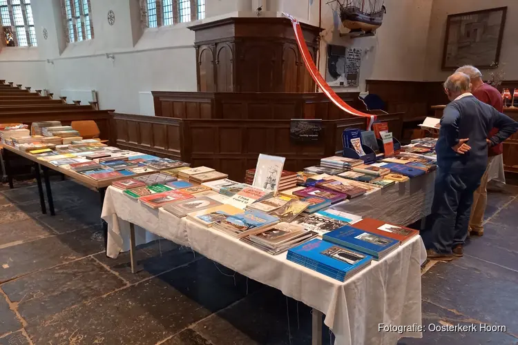 Grote boekenmarkt in de Oosterkerk Hoorn