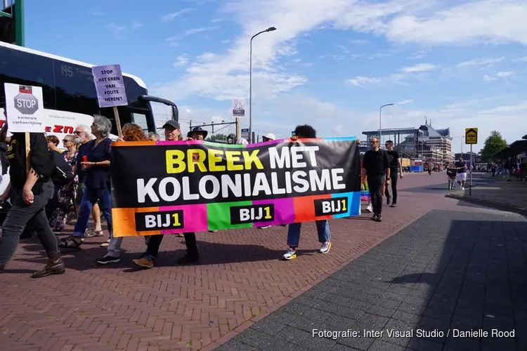 Demonstratie tegen standbeeld JP Coen