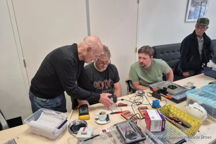 Radio, jas of speelgoed kapot? Denk aan repareren via het Repair Café!