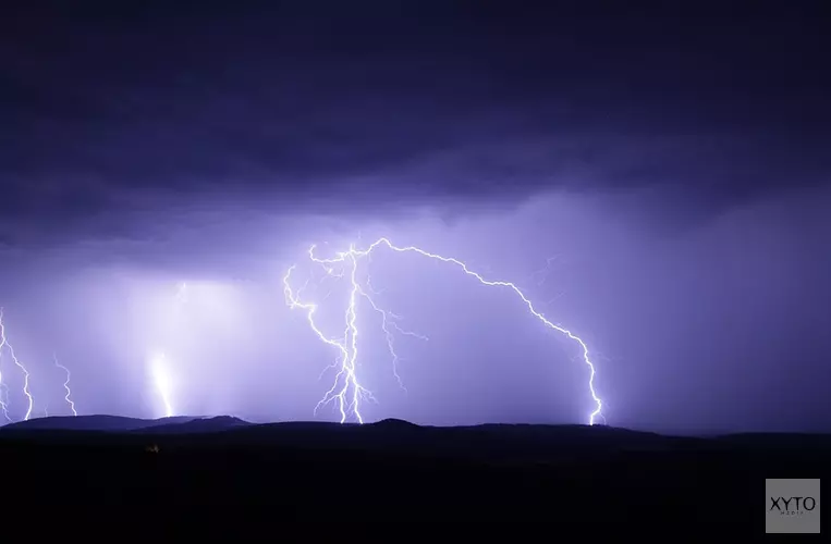 Somber weer houdt aan: vanavond kans op onweer en harde windstoten